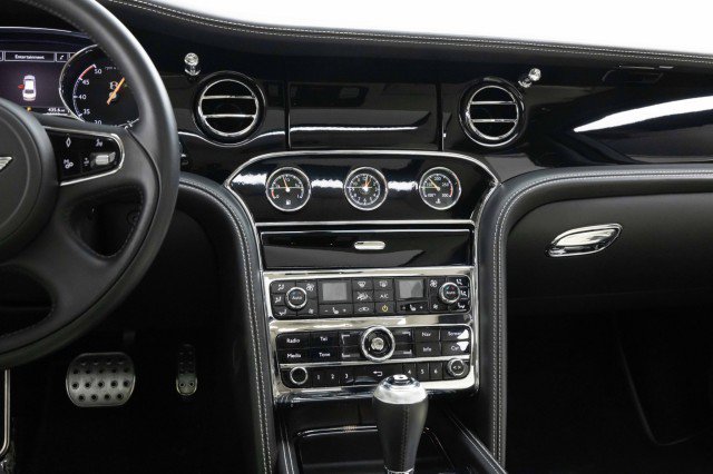 Used 2014 Bentley Mulsanne image 16
