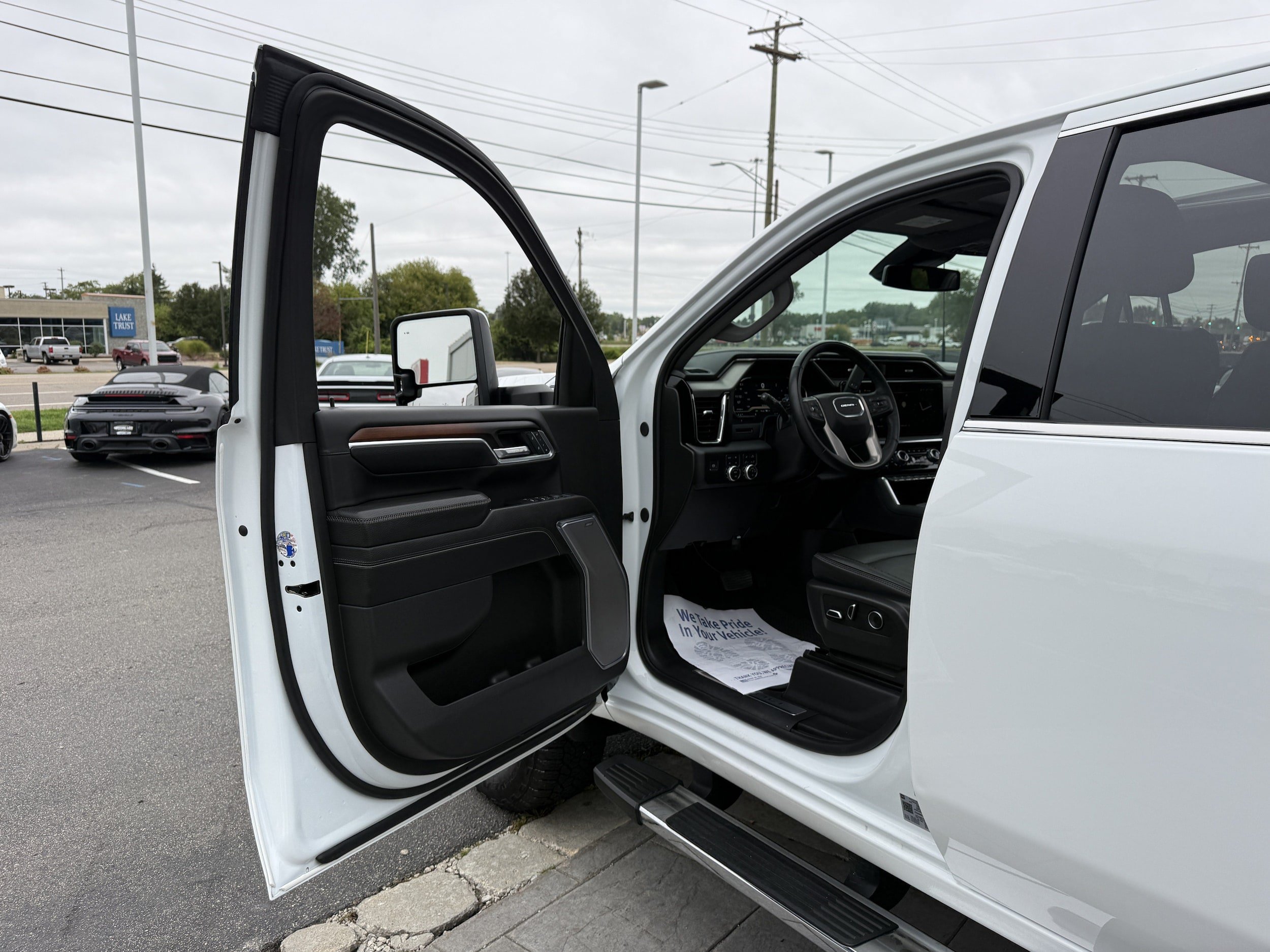 Used 2025 GMC Sierra 2500 Denali AWD/4WD image 12
