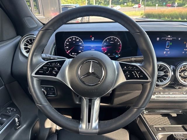 Used 2025 Mercedes-Benz GLB 250 4MATIC image 22