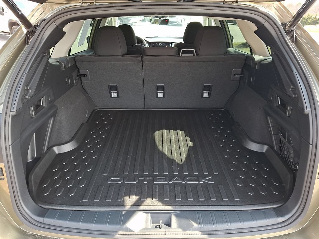 Used 2025 Subaru Outback Premium AWD/4WD image 29