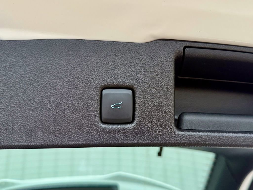 New 2026 Ford Escape ST-Line w/ Tech Pack #1 image 17