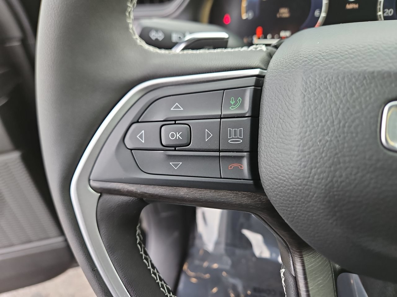 New 2026 Jeep Grand Cherokee Altitude AWD/4WD image 28