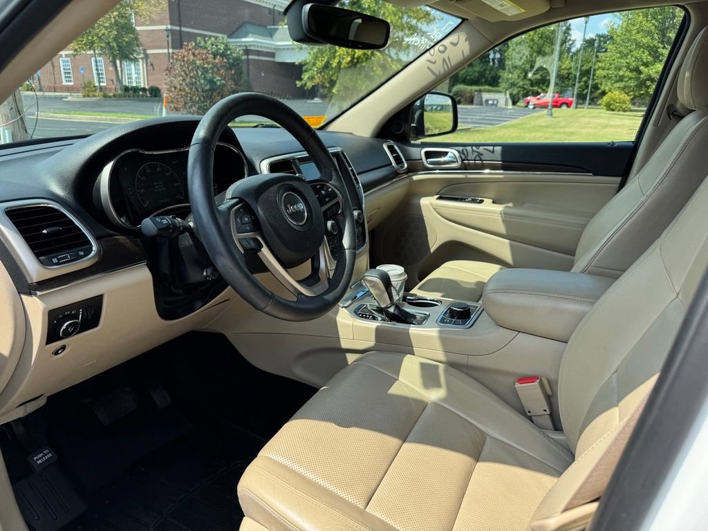 Used 2017 Jeep Grand Cherokee Limited w/ Luxury Group II AWD/4WD image 15