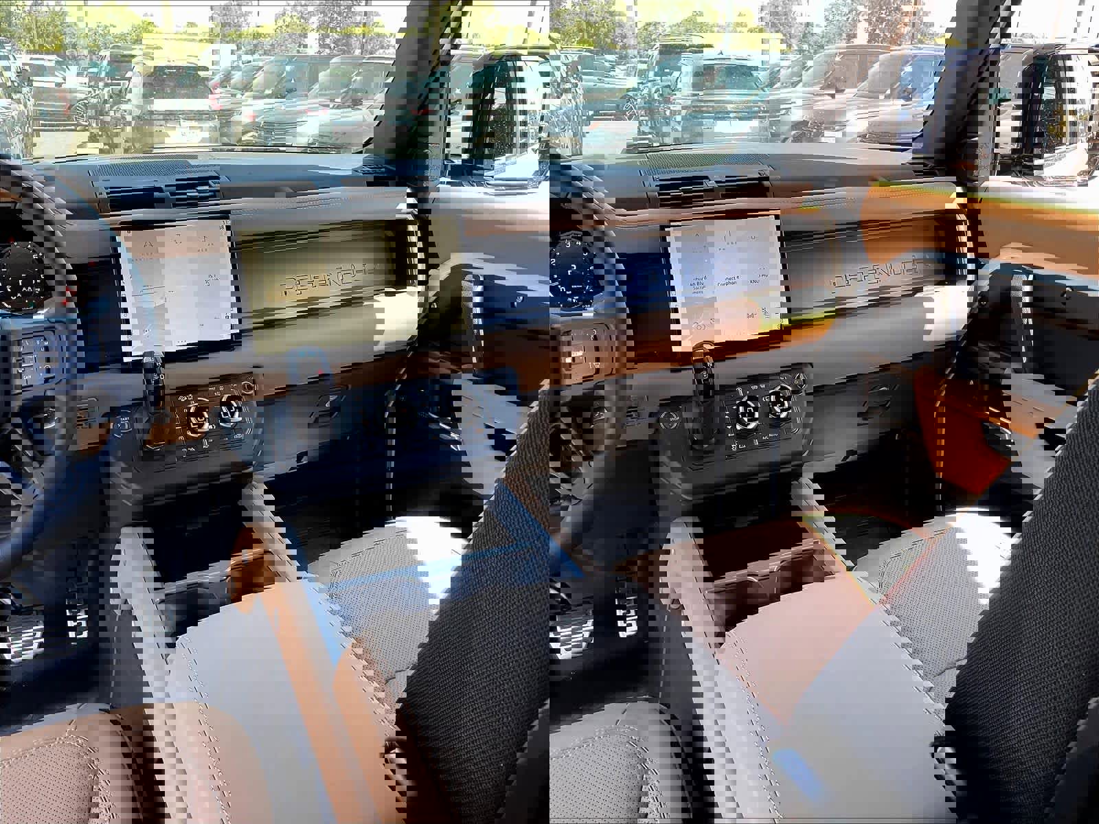 New 2025 Land Rover Defender 90 V8 image 9