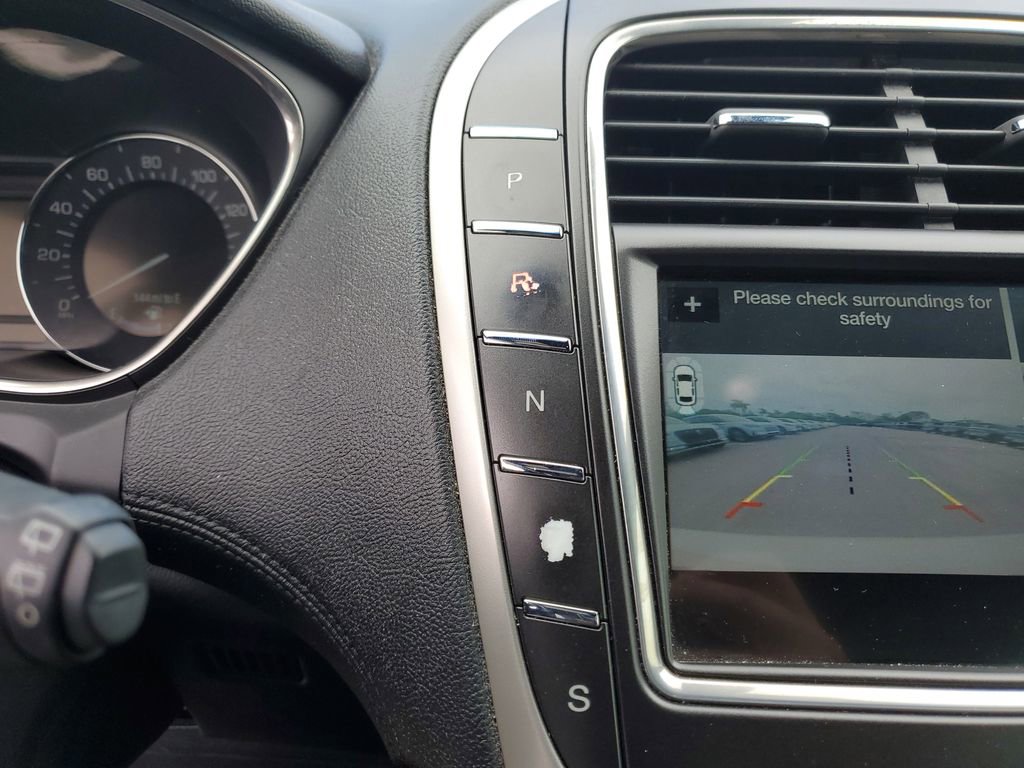Used 2018 Lincoln MKX Reserve w/ Driver Assistance Package image 28
