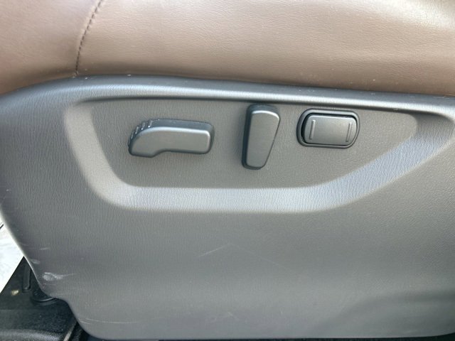 Used 2024 Nissan Armada Platinum w/ Captain's Chairs Package image 17