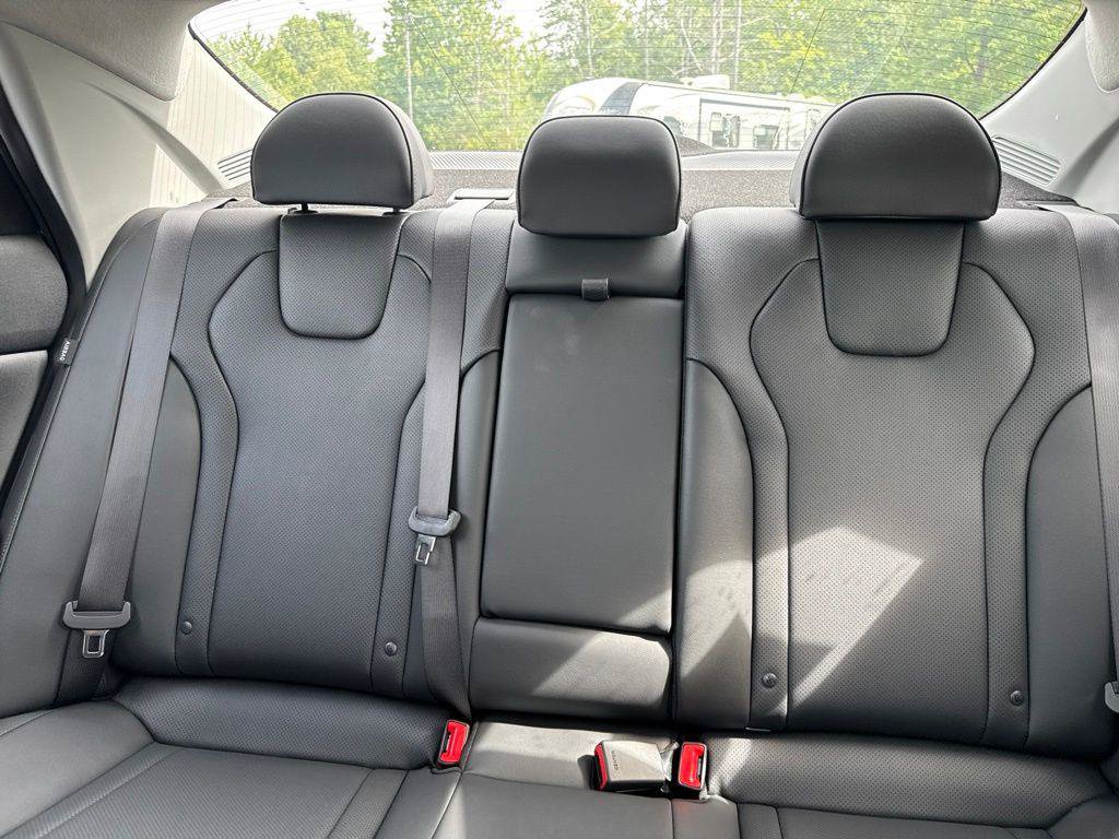 New 2026 Hyundai Elantra Limited FWD image 20