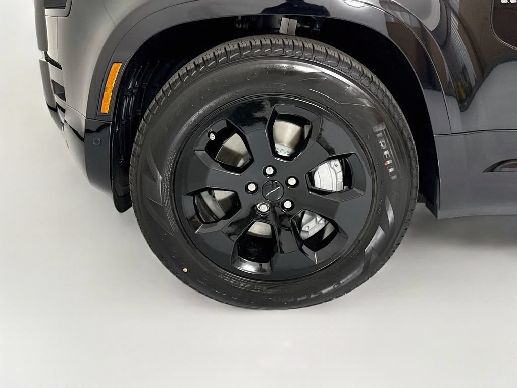 New 2026 Land Rover Defender 110 X-Dynamic SE AWD/4WD image 32