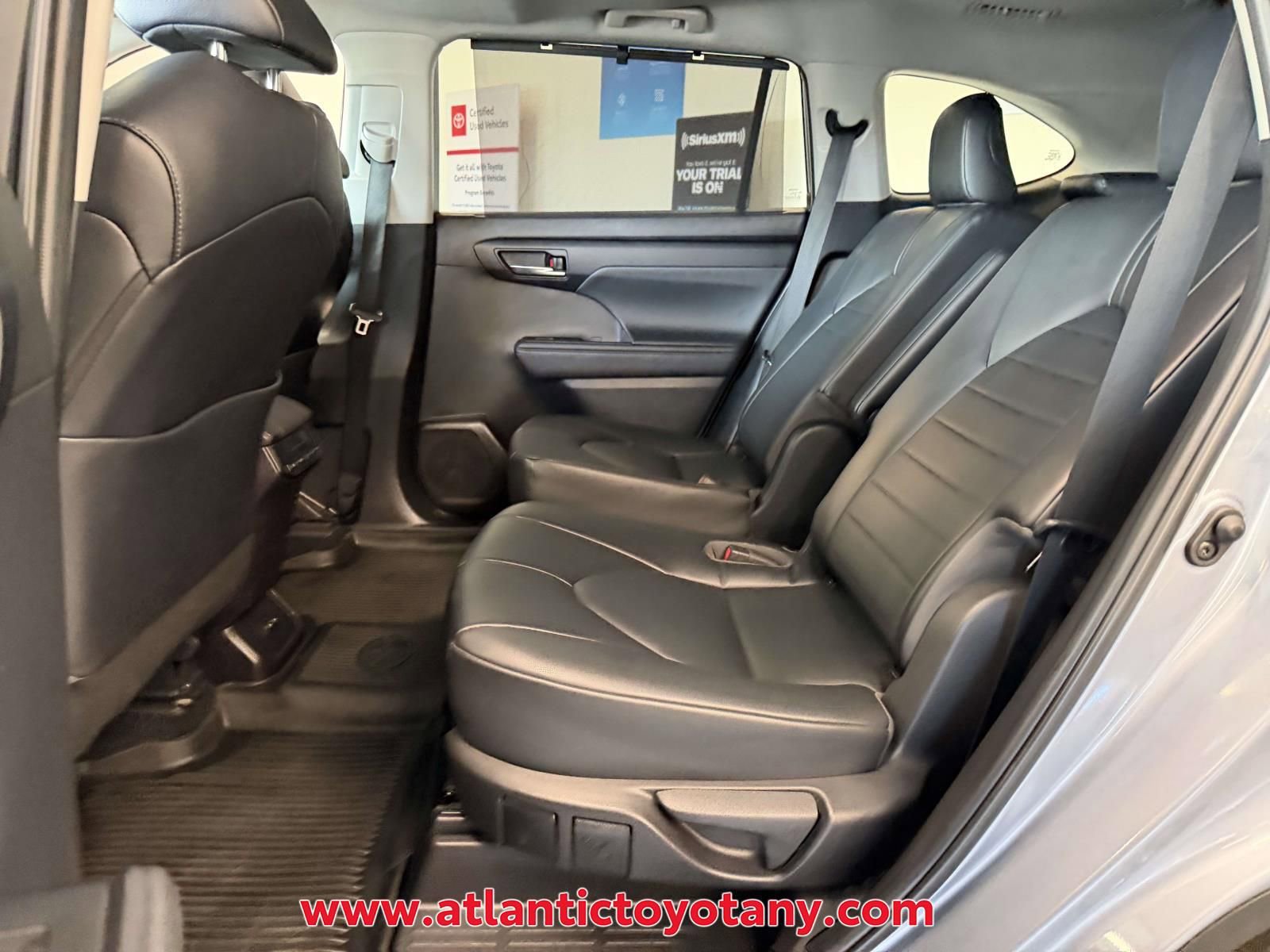 Used 2022 Toyota Highlander XLE image 14