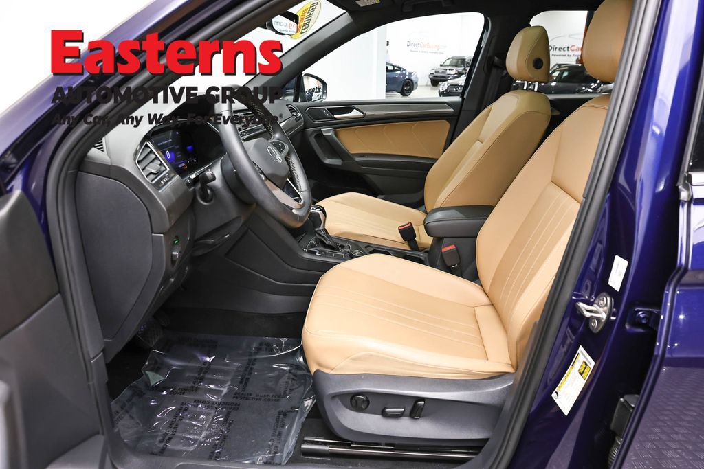 Used 2022 Volkswagen Tiguan SE w/ Panoramic Sunroof Package AWD/4WD image 28