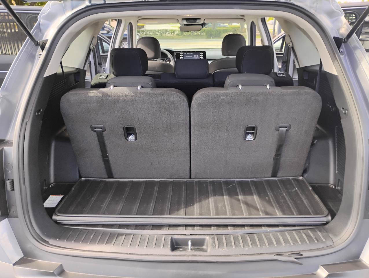 Used 2023 Kia Sorento LX FWD image 30