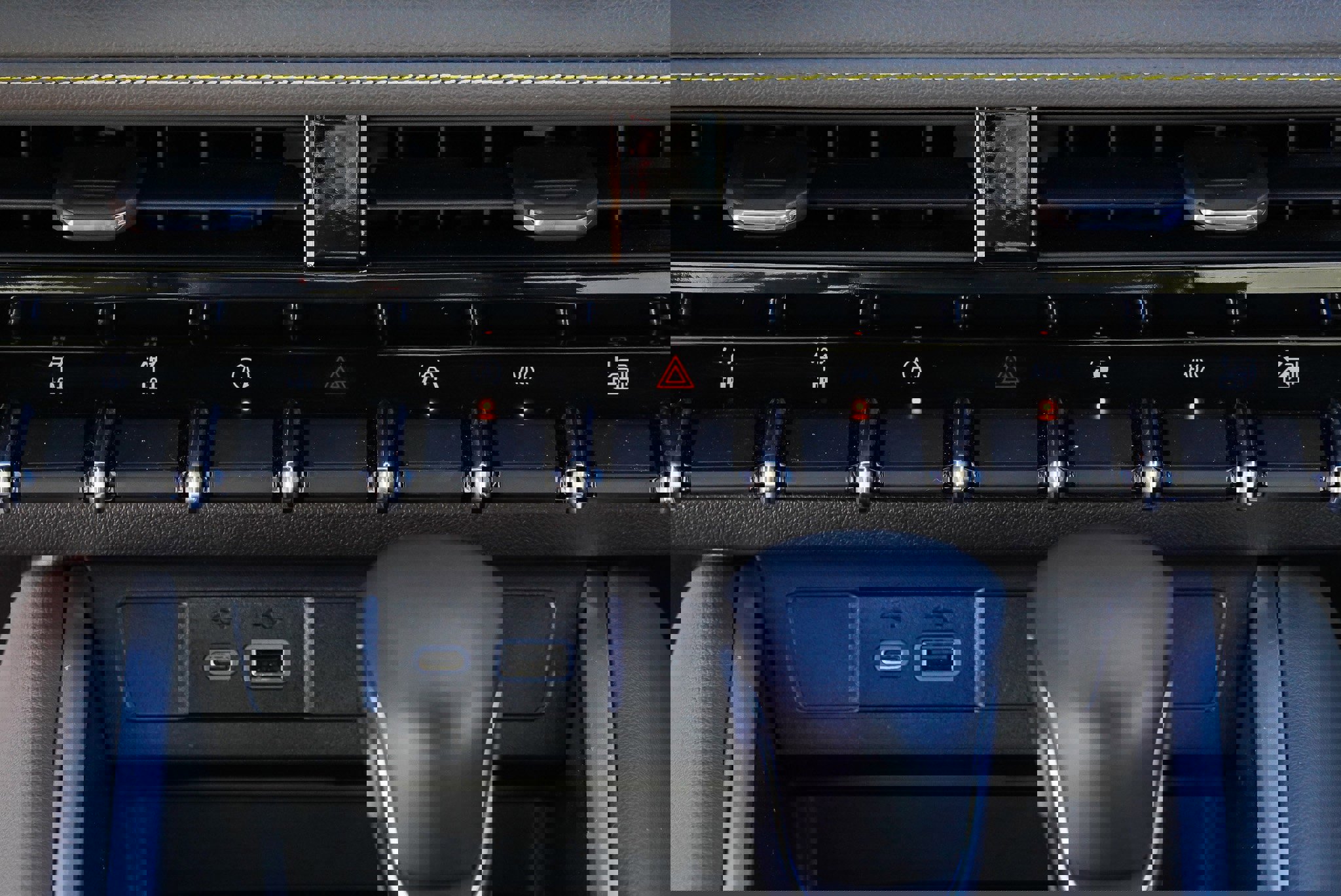 Used 2025 Chevrolet Colorado ZR2 w/ Technology Package image 37