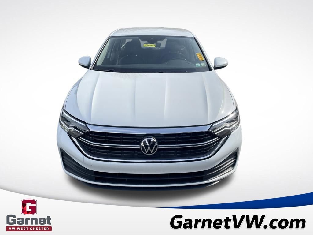 Used 2023 Volkswagen Jetta SE image 9