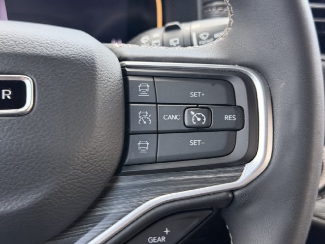 Used 2024 Jeep Wagoneer Series II w/ Flexible Seating Group AWD/4WD image 34