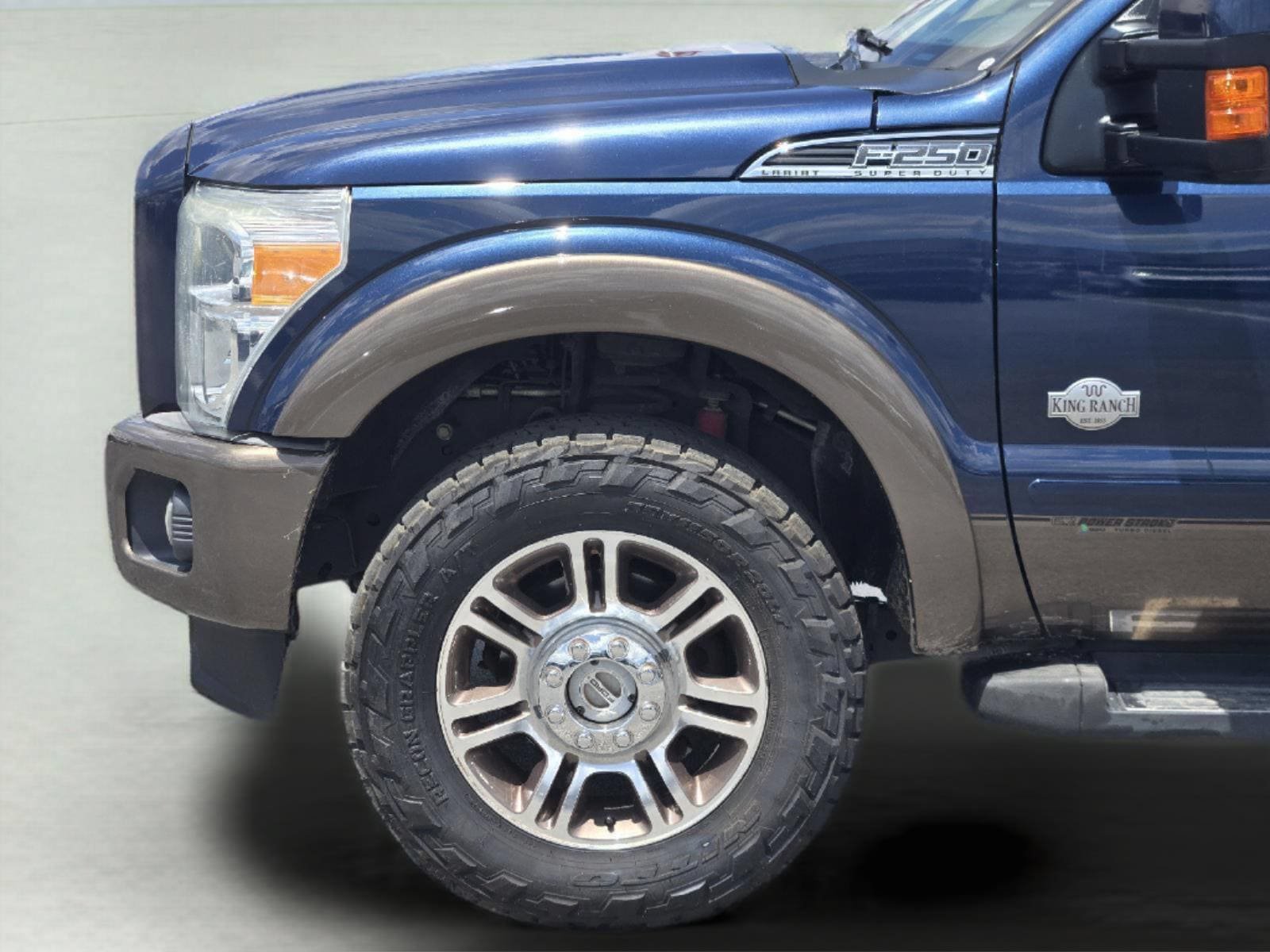 Used 2015 Ford F250 King Ranch w/ FX4 Off-Road Package AWD/4WD image 9