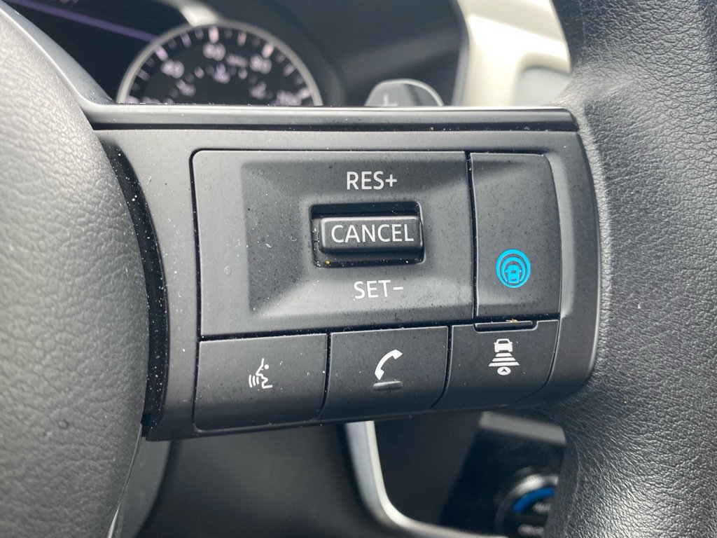 Used 2024 Nissan Rogue SV image 24