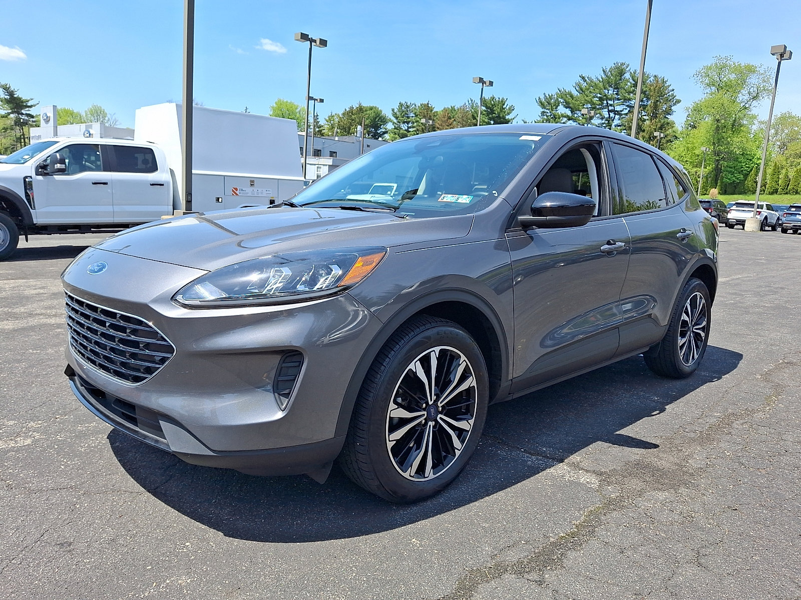 Certified 2022 Ford Escape SE w/ SE Sport Appearance Package image 3