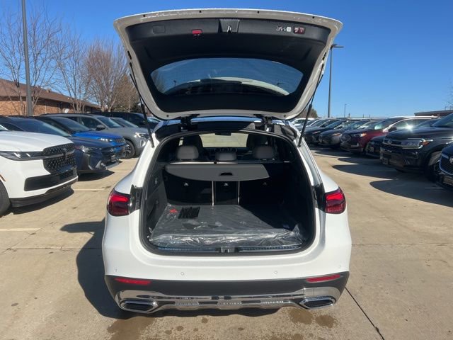 Used 2025 Mercedes-Benz GLC 300 4MATIC image 10