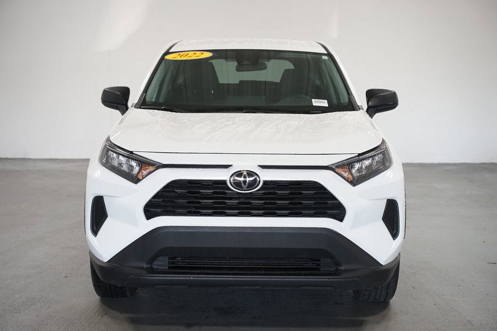Used 2022 Toyota RAV4 LE image 2