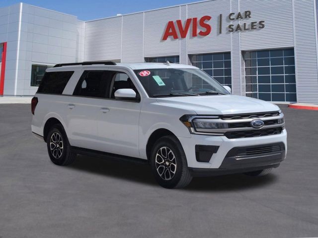 Used 2024 Ford Expedition Max XLT image 3
