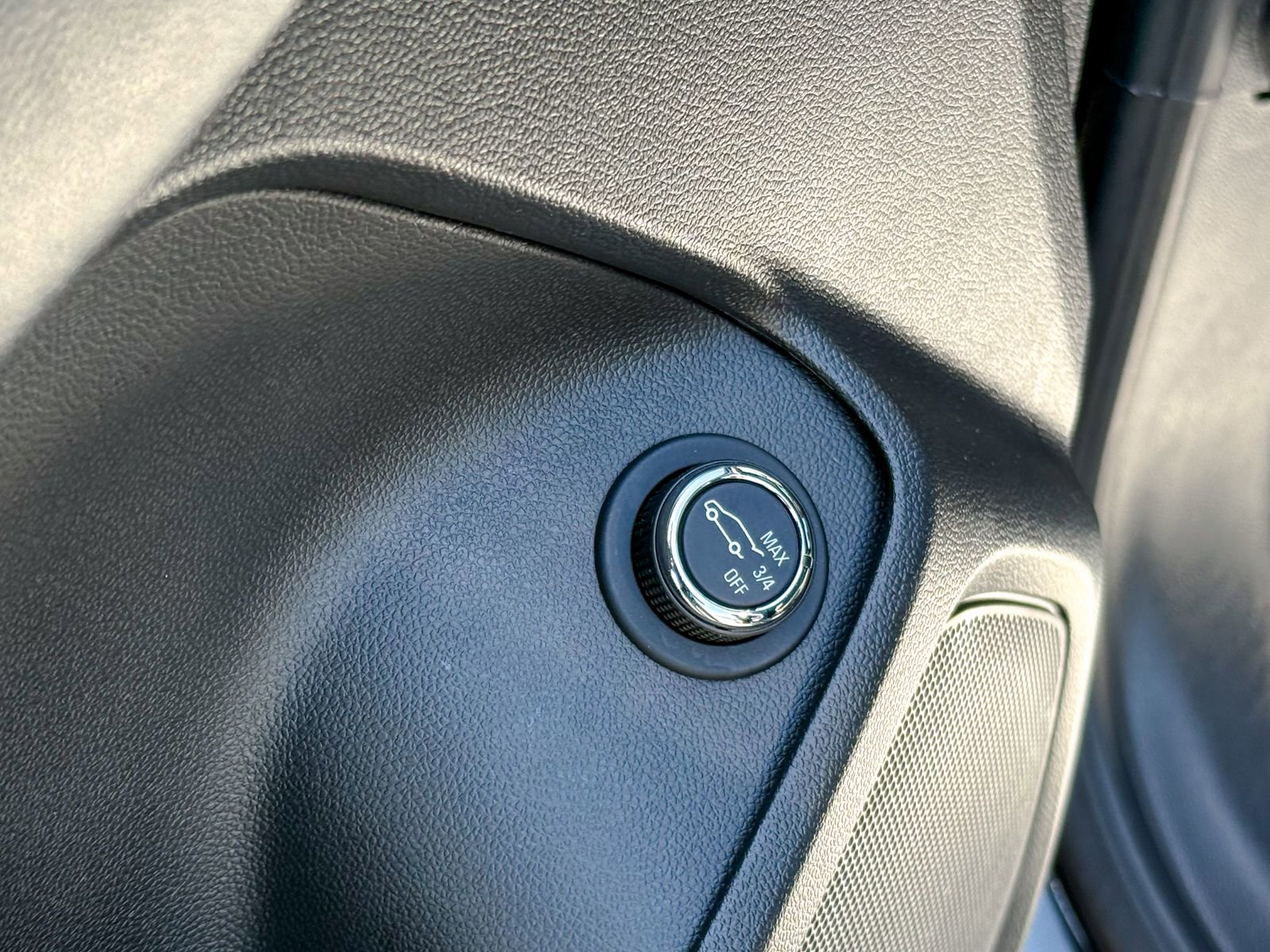 Used 2023 Chevrolet TrailBlazer RS w/ Sun and Liftgate Package image 19