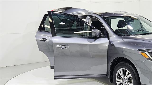 Used 2020 Nissan Pathfinder S FWD image 29