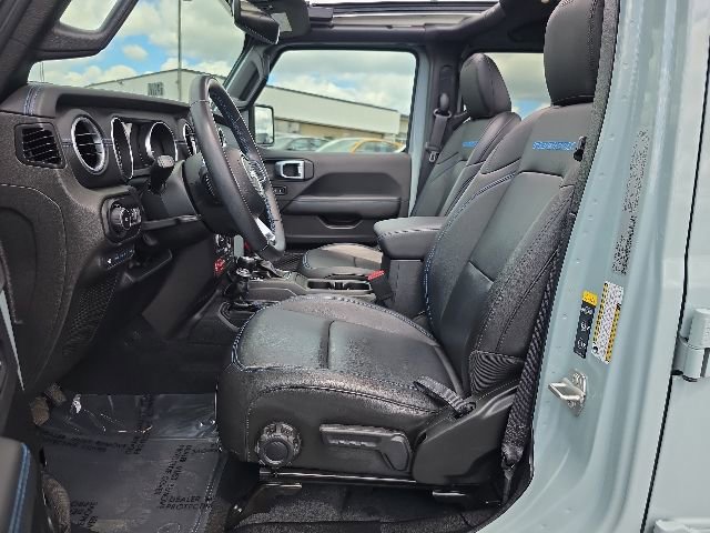 Used 2023 Jeep Wrangler Unlimited Rubicon 4xe w/ Steel Bumper Group AWD/4WD image 17