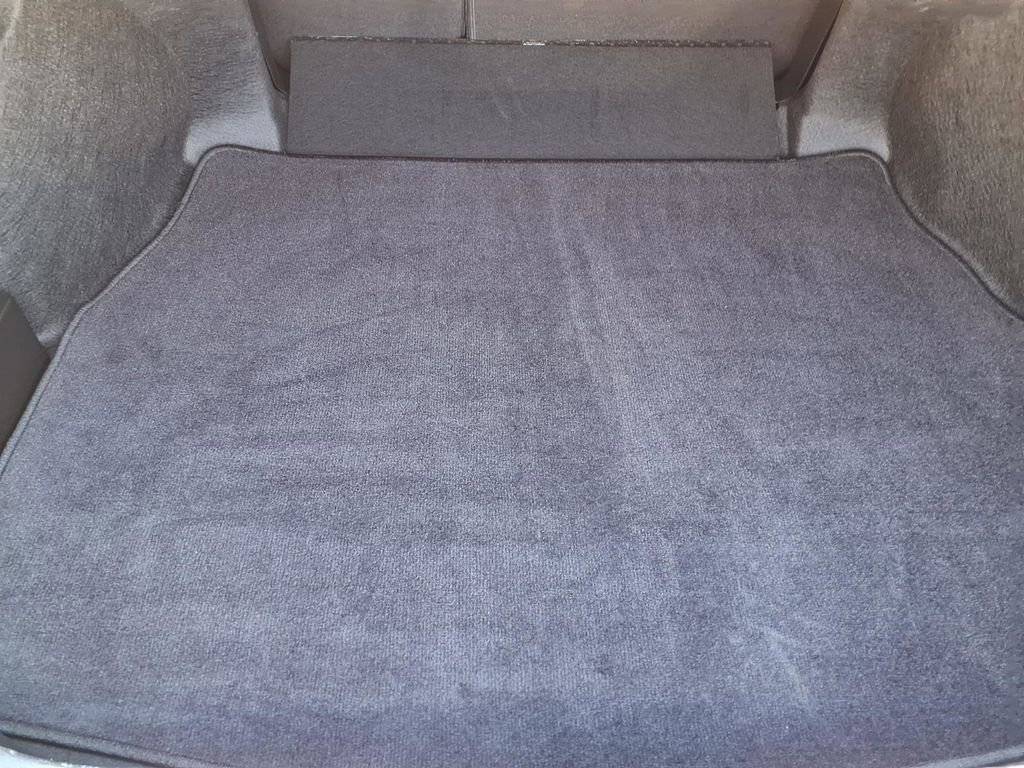 Used 2025 Toyota Camry XLE w/ Premium Plus Package image 10