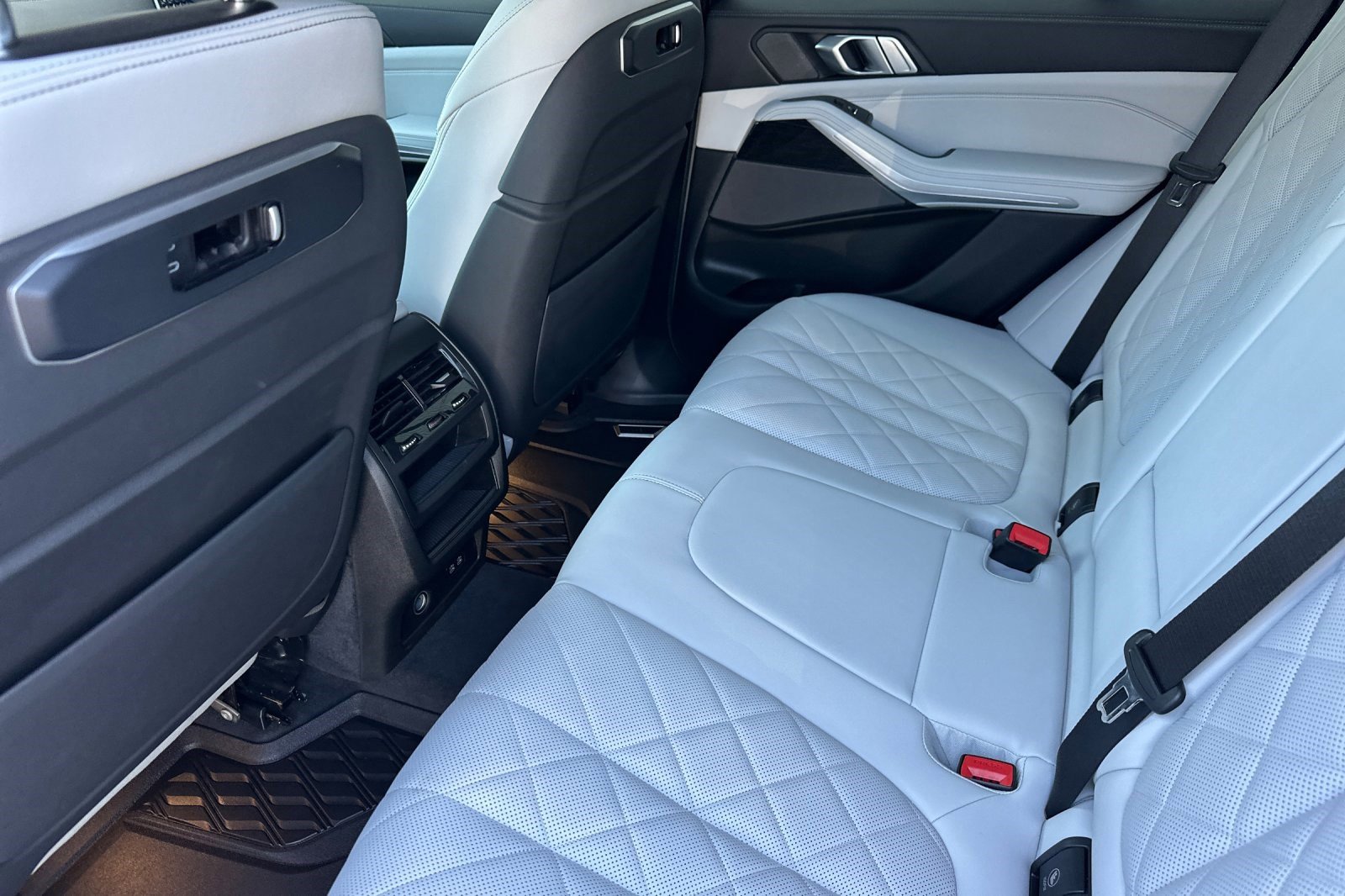 Certified 2024 BMW X5 sDrive40i w/ M Sport Package image 15