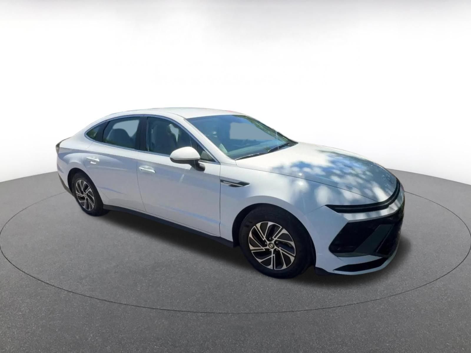 Used 2026 Hyundai Sonata Blue FWD image 2