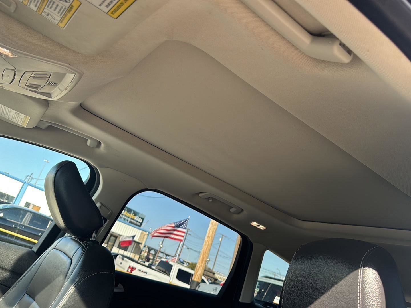 Used 2019 Ford Escape SEL image 13