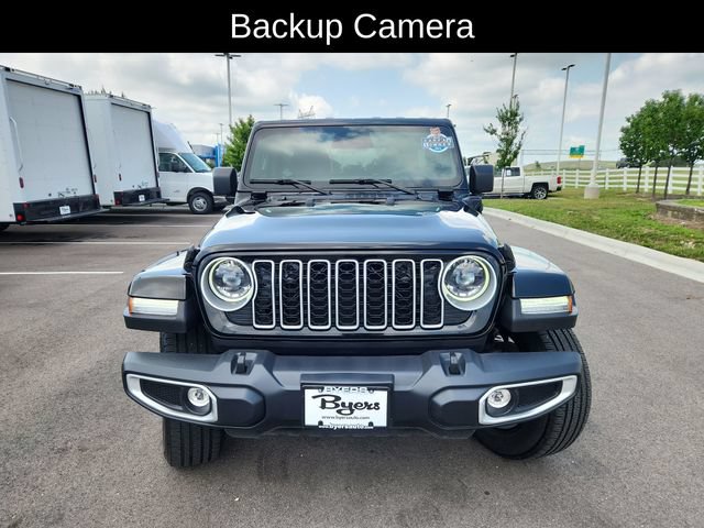 Used 2025 Jeep Wrangler Unlimited Sahara AWD/4WD image 2