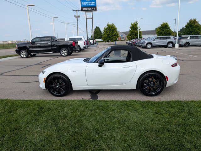 Used 2021 MAZDA MX-5 Miata Club RWD image 9