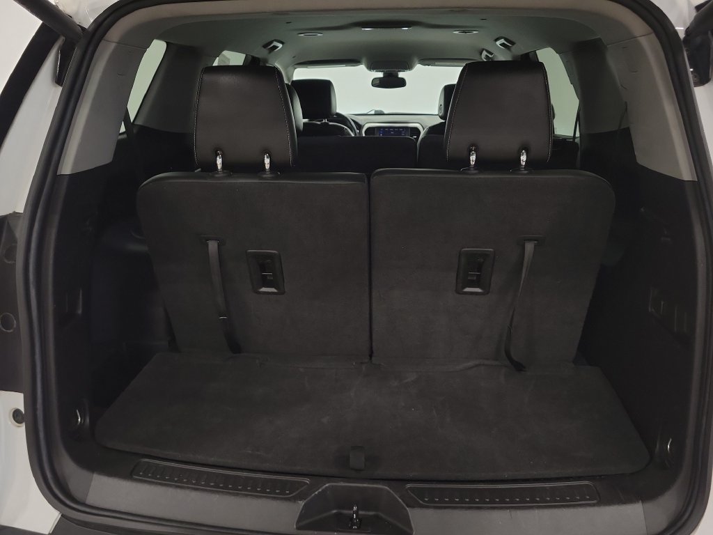 Used 2023 GMC Acadia SLT FWD image 23