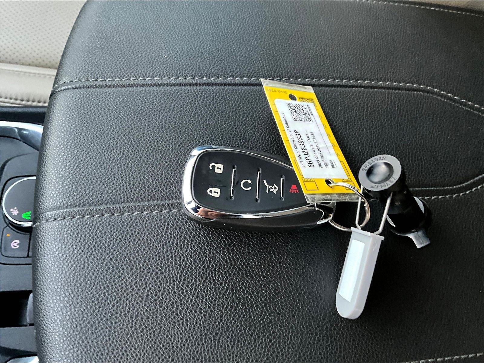 Used 2023 Chevrolet Traverse LT FWD image 36