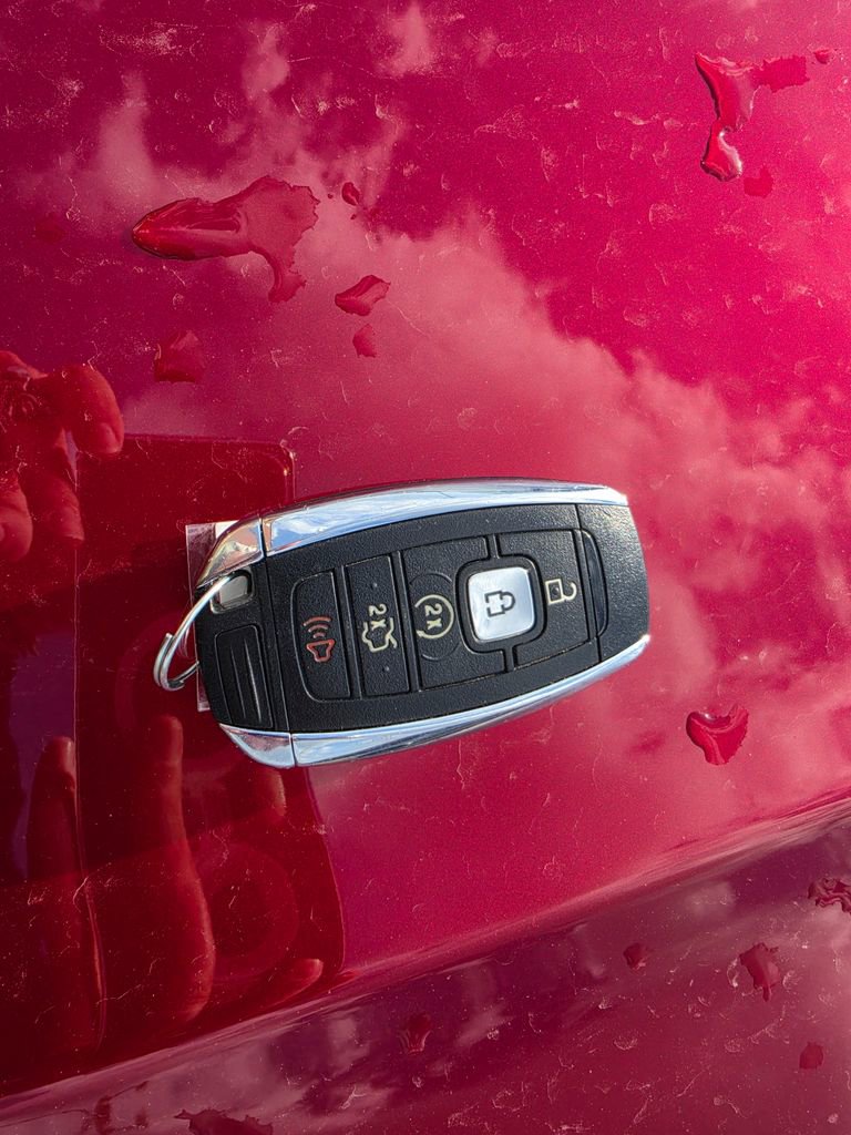 Used 2017 Lincoln Continental Reserve image 10