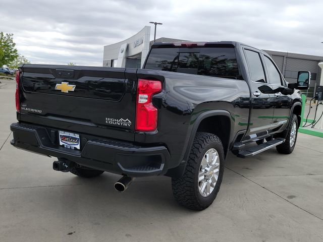 Used 2024 Chevrolet Silverado 2500 High Country w/ Technology Package AWD/4WD image 3