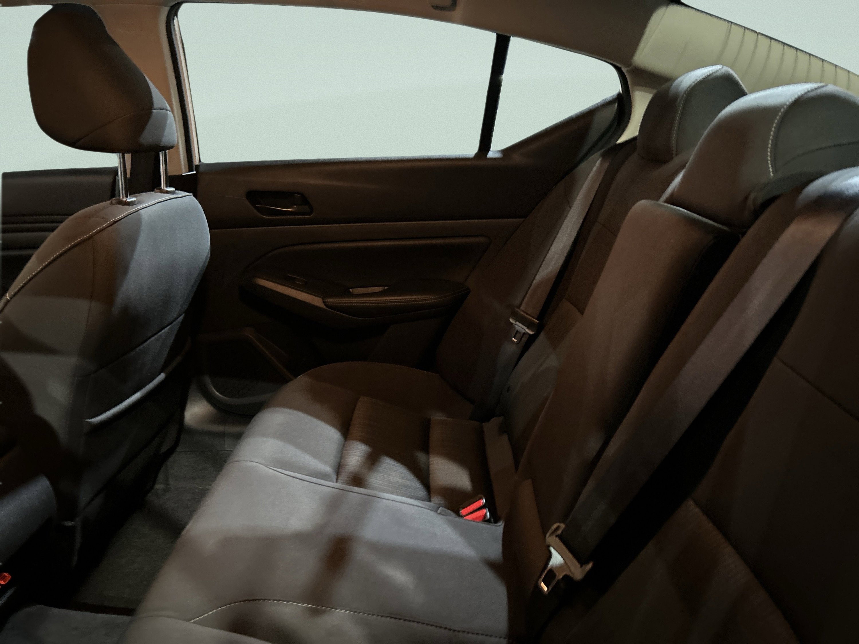 Used 2025 Nissan Altima 2.5 SV FWD image 14