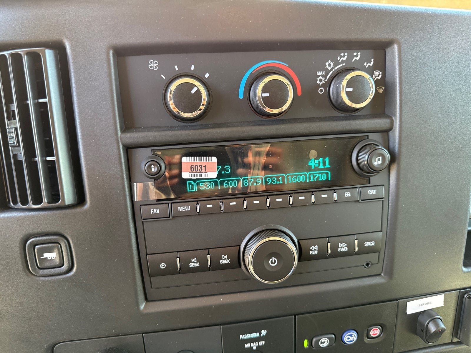 New 2025 GMC Savana 3500 w/ Power Convenience Package RWD image 32