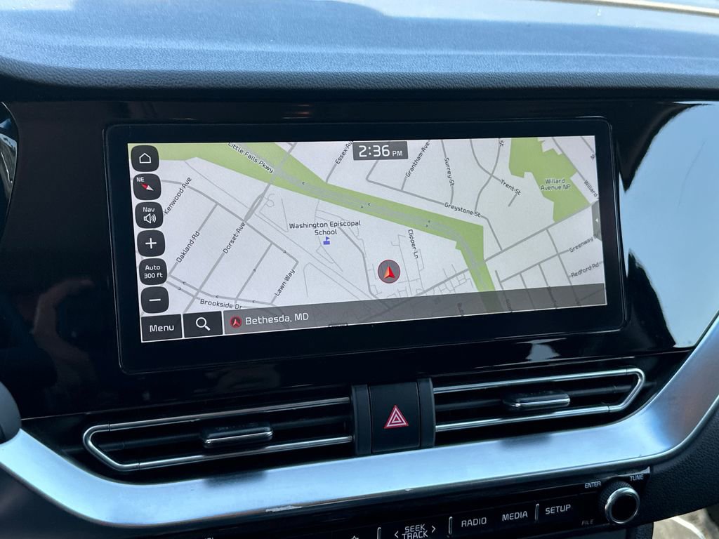 Certified 2022 Kia Niro EX w/ Cold Weather Package FWD image 29