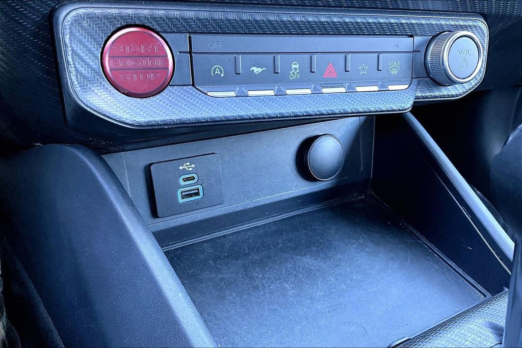 Used 2025 Ford Mustang Premium image 26