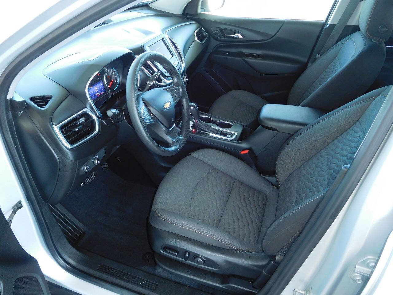 Used 2020 Chevrolet Equinox LT image 4