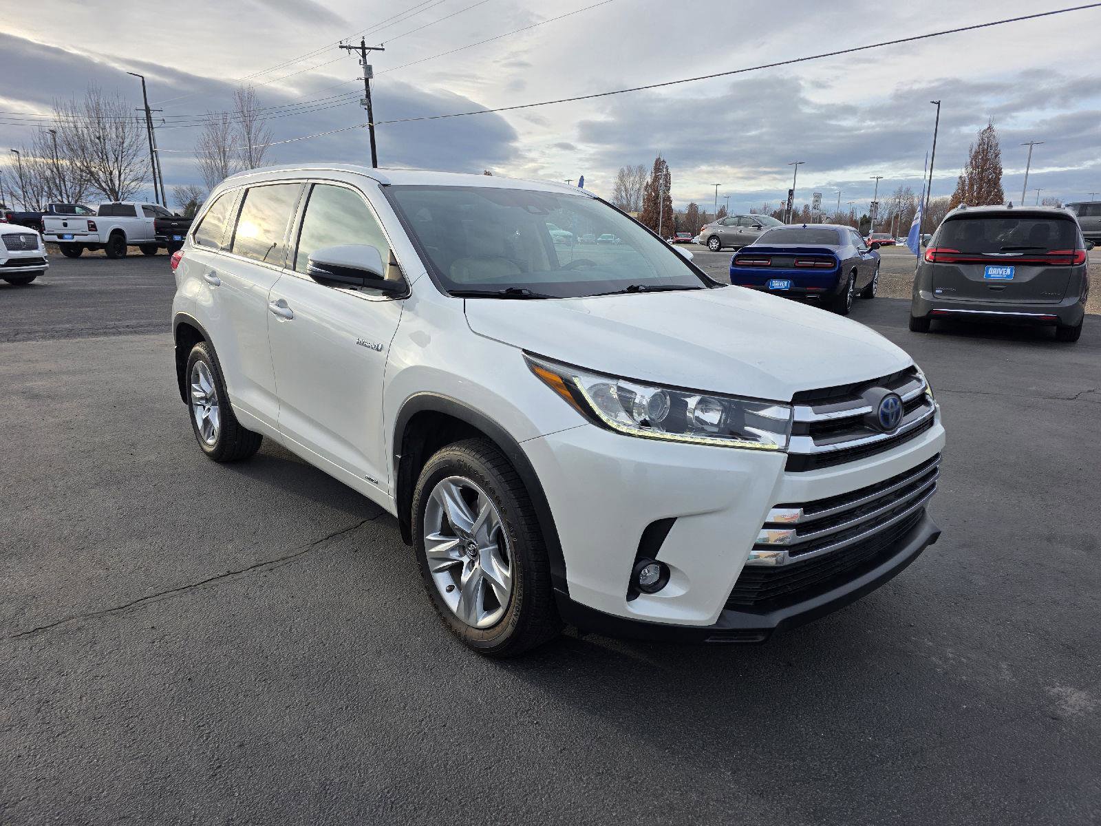 Used 2019 Toyota Highlander Limited image 3