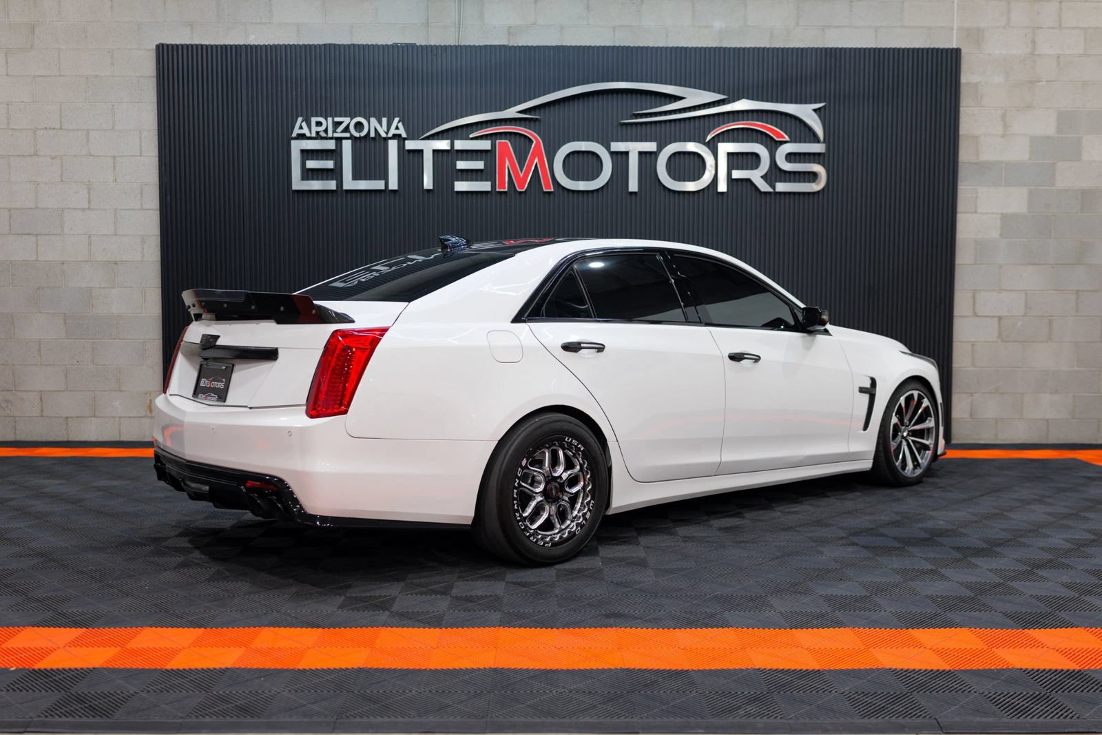 Used 2016 Cadillac CTS V w/ Luxury Package RWD image 17