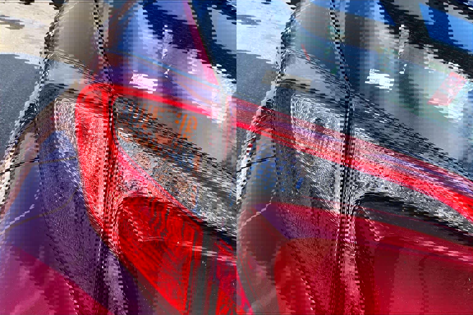 Used 2019 Toyota C-HR Limited image 28