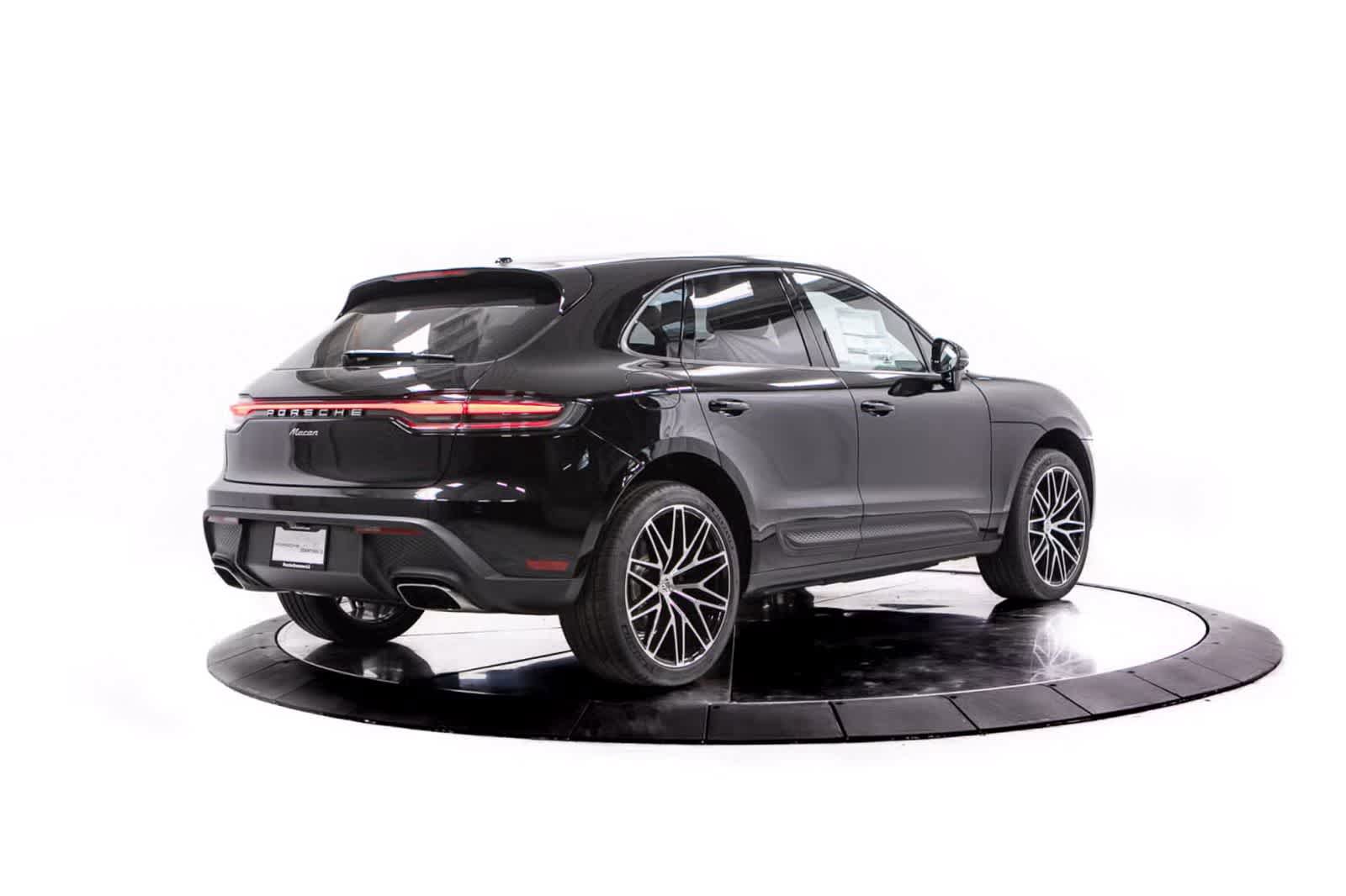 Used 2026 Porsche Macan AWD/4WD image 7