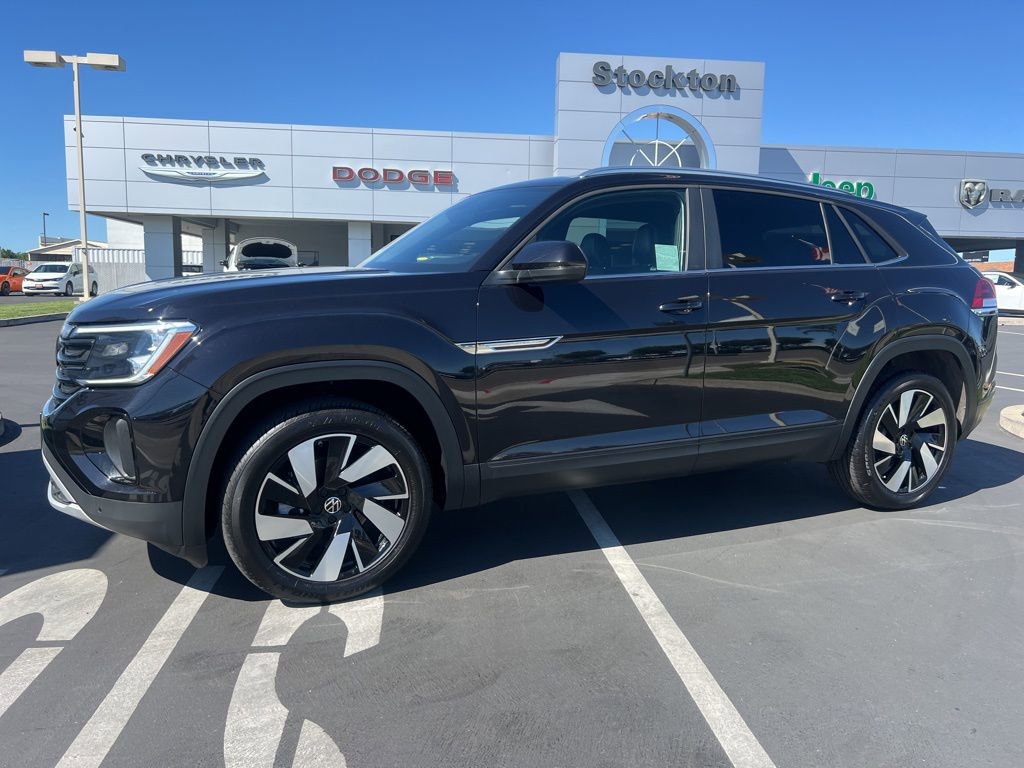 Used 2025 Volkswagen Atlas Cross Sport SE image 1