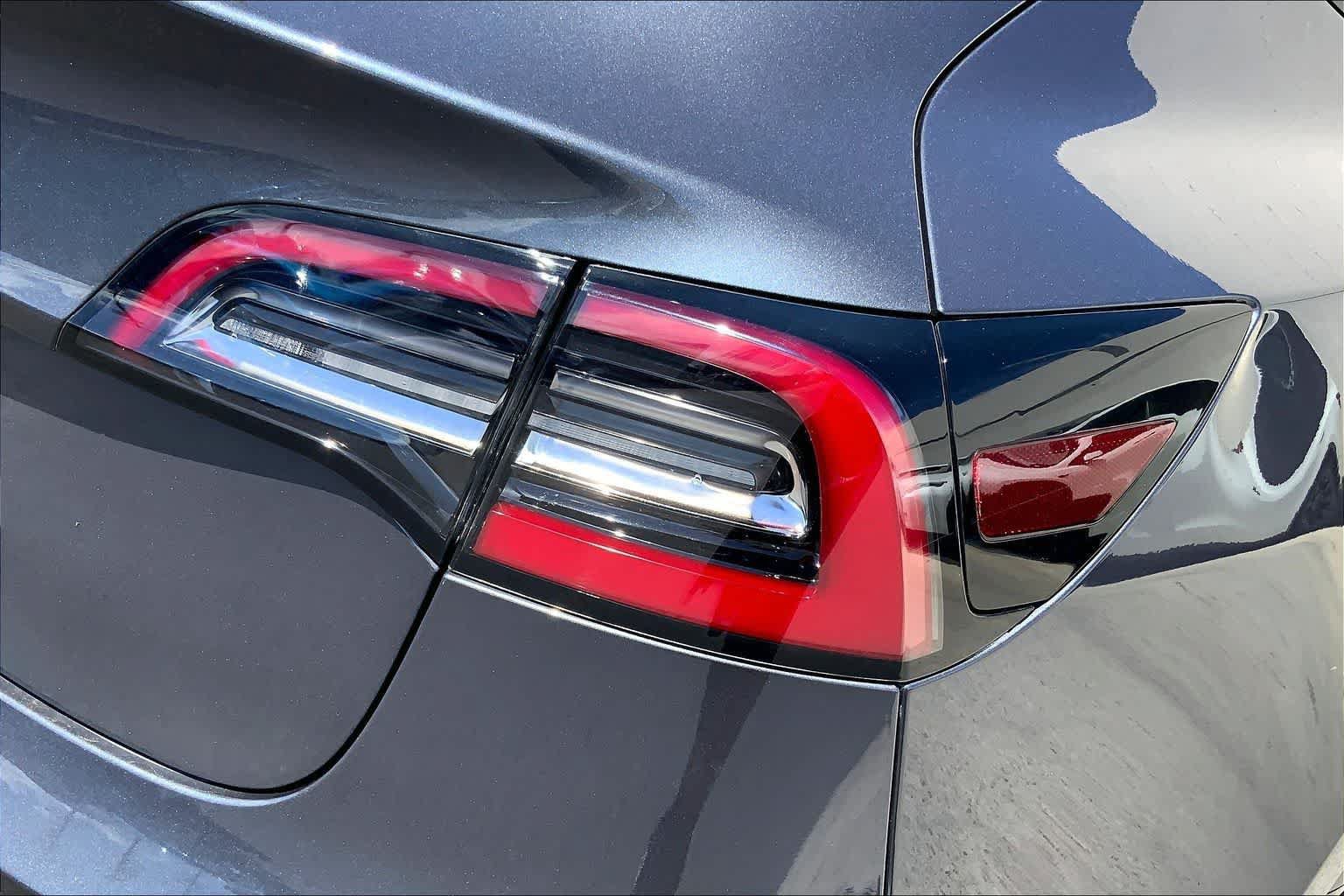 Used 2020 Tesla Model 3 Standard Range Plus RWD image 32