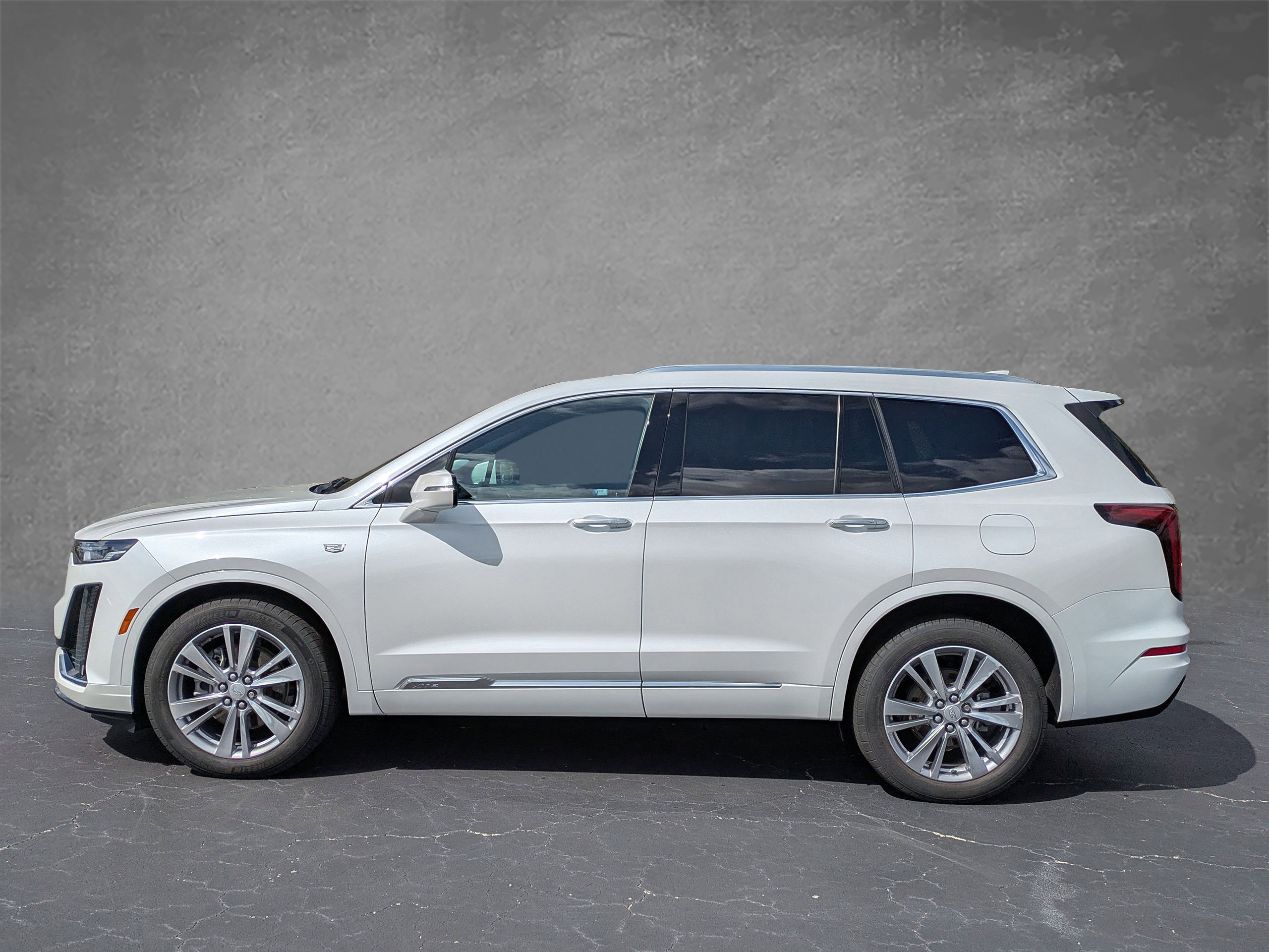 Certified 2024 Cadillac XT6 Premium Luxury w/ LPO, Floor Liner Package image 3