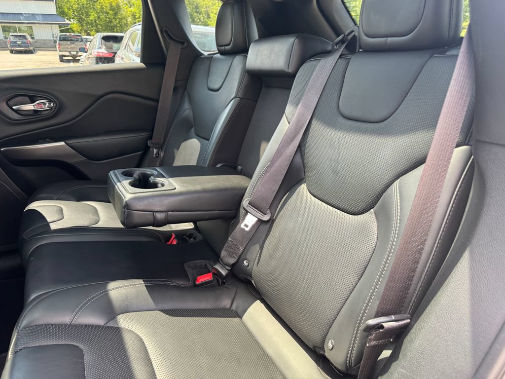 Used 2019 Jeep Cherokee Limited w/ Trailer Tow Group AWD/4WD image 37